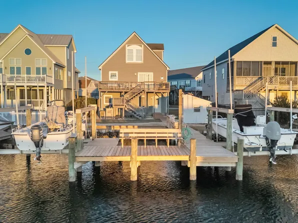 223 Moonlight Drive, Atlantic Beach, NC 28512