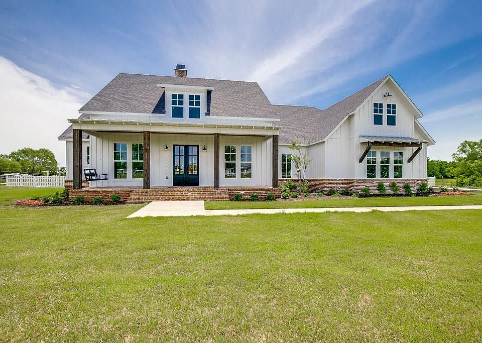 1st image of 331 Briar Glen Ln