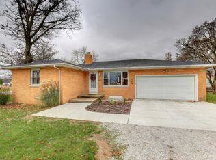 407 E Madison St, Philo, IL 61864