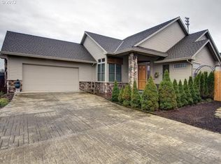750 Hazelnut Dr, Woodburn, OR 97071