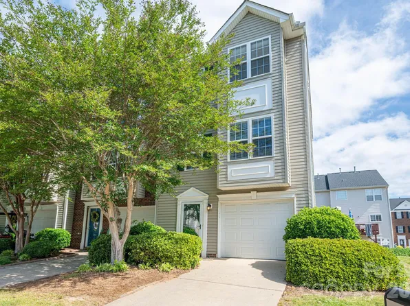 304 Rock Ridge Ln, Mount Holly, NC 28120