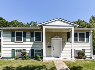 213 E Maple Dr, Glenwood, IL