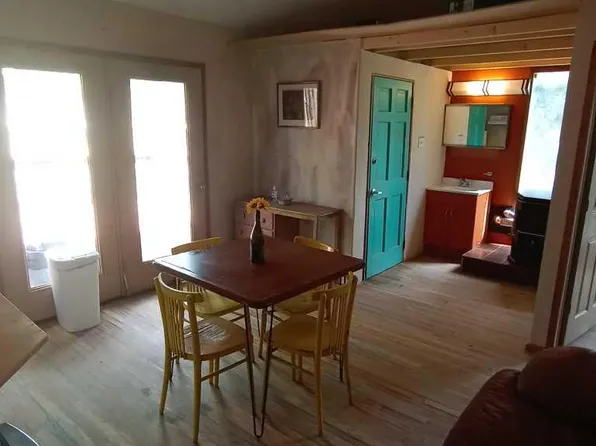 2487 Old Red River Rd, Questa, NM 87556