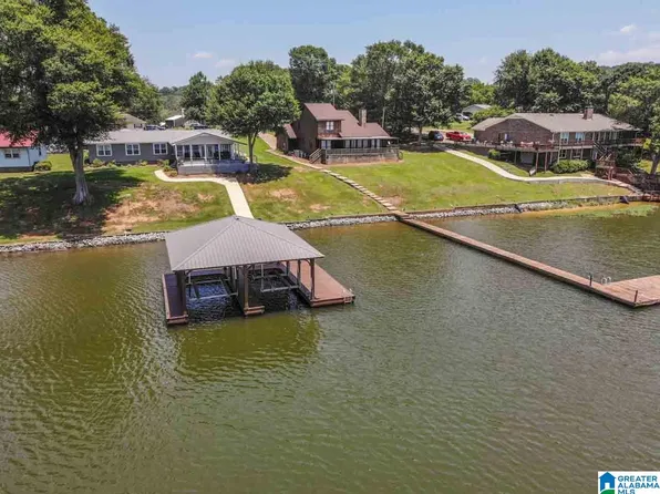 40 Camelot Ln, Talladega, AL 35160