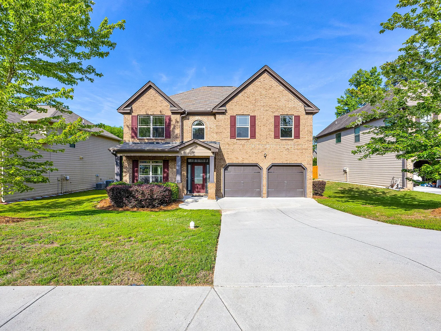 4 bed, 3.0 bath, 2546 sqft, $2,225 — Photo 1