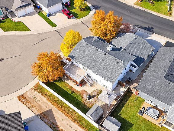3rd image of 607 4th Street W