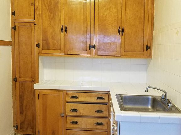 3rd image of 1735 W Thorndale Ave APT 1A