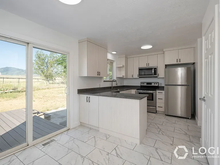 4248 S 6440 W — Photo 12