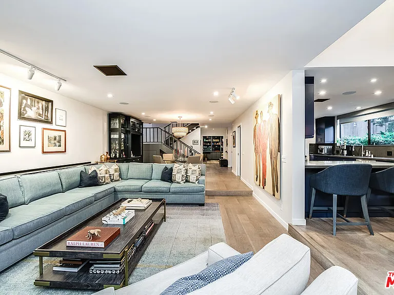 4635 Clybourn Ave — Photo 40