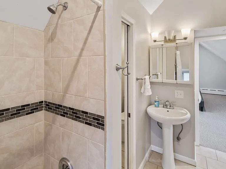 219 W Park Ave — Photo 25