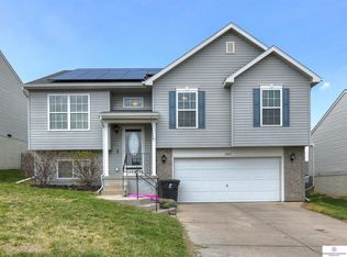 8902 Read St, Omaha, NE 68122