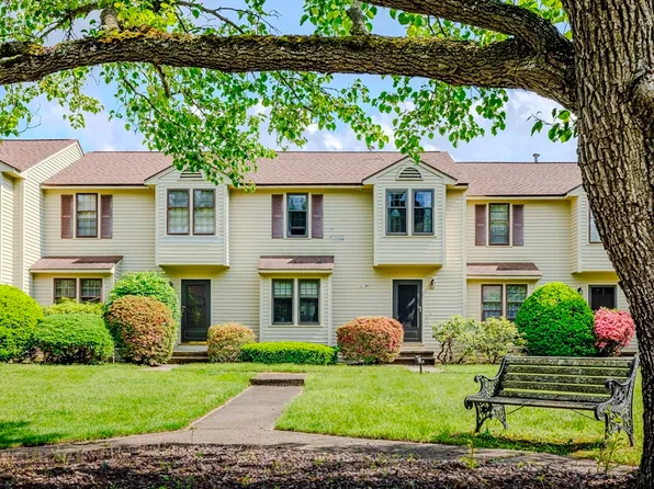 153 Apache Way #153, Tewksbury, MA 01876