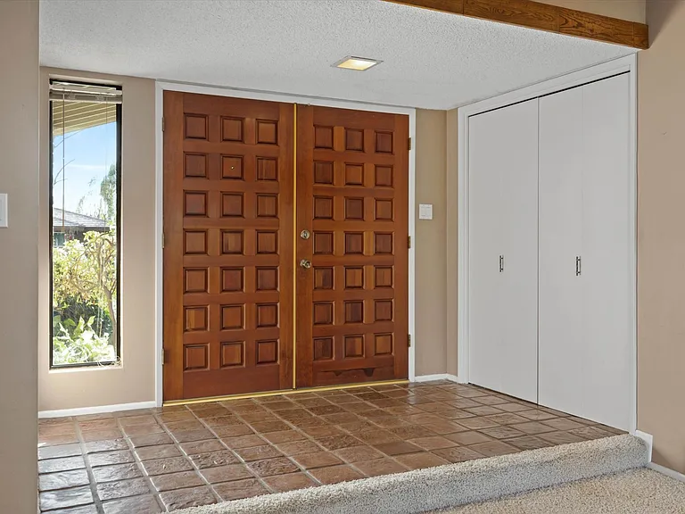 7808 Selkirk Dr — Photo 6