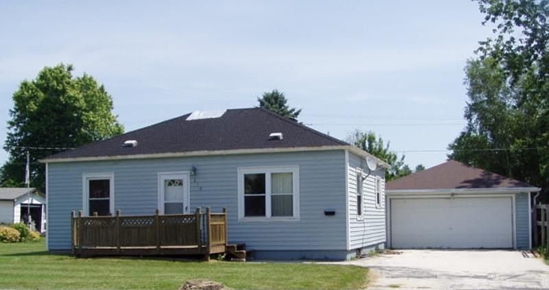 2nd image of 210 Vernon St