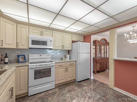 4th image of 375 Plum Creek Dr APT 210