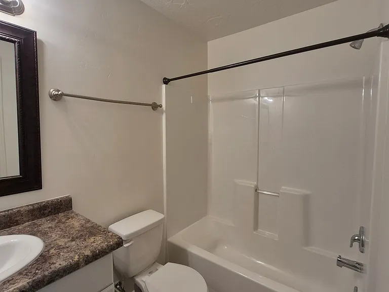 1000 E Bluffview Dr #118 — Photo 35
