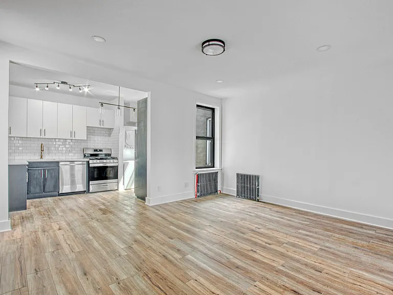 323 Midwood St #2 — Photo 1