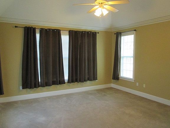 5th image of 187 Hank Dr