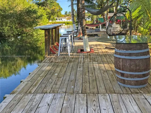 18161 SW 90th Ct, Palmetto Bay, FL 33157