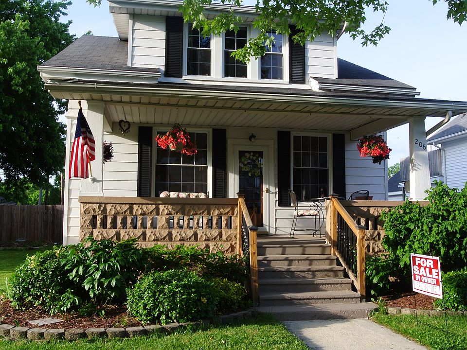 1st image of 206 W 1st St