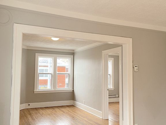 5th image of 896 Pillette Rd Unit 2