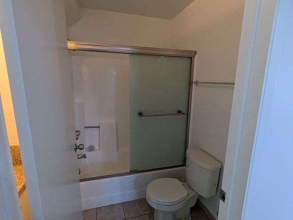 4th image of 176 S Virgil Ave APT 206