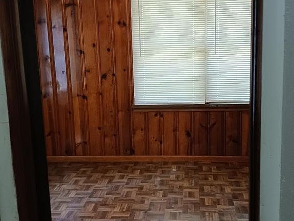 5th image of 7040 Glenboro Dr