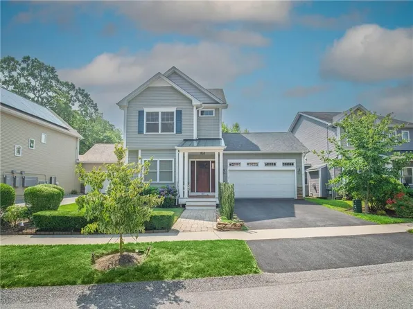 87 Morningside Dr, North Kingstown, RI 02852