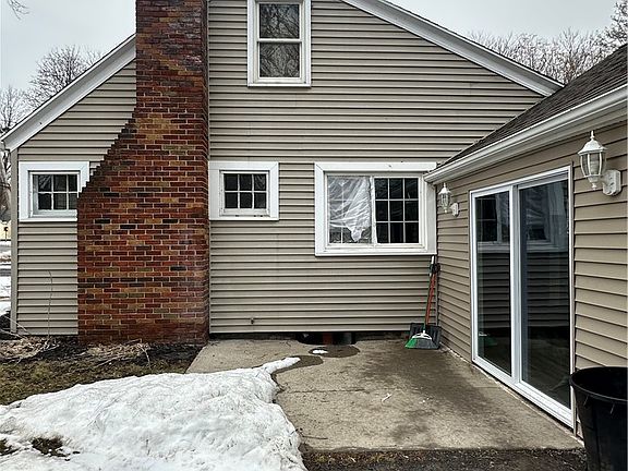 3rd image of 70 Fenton Rd