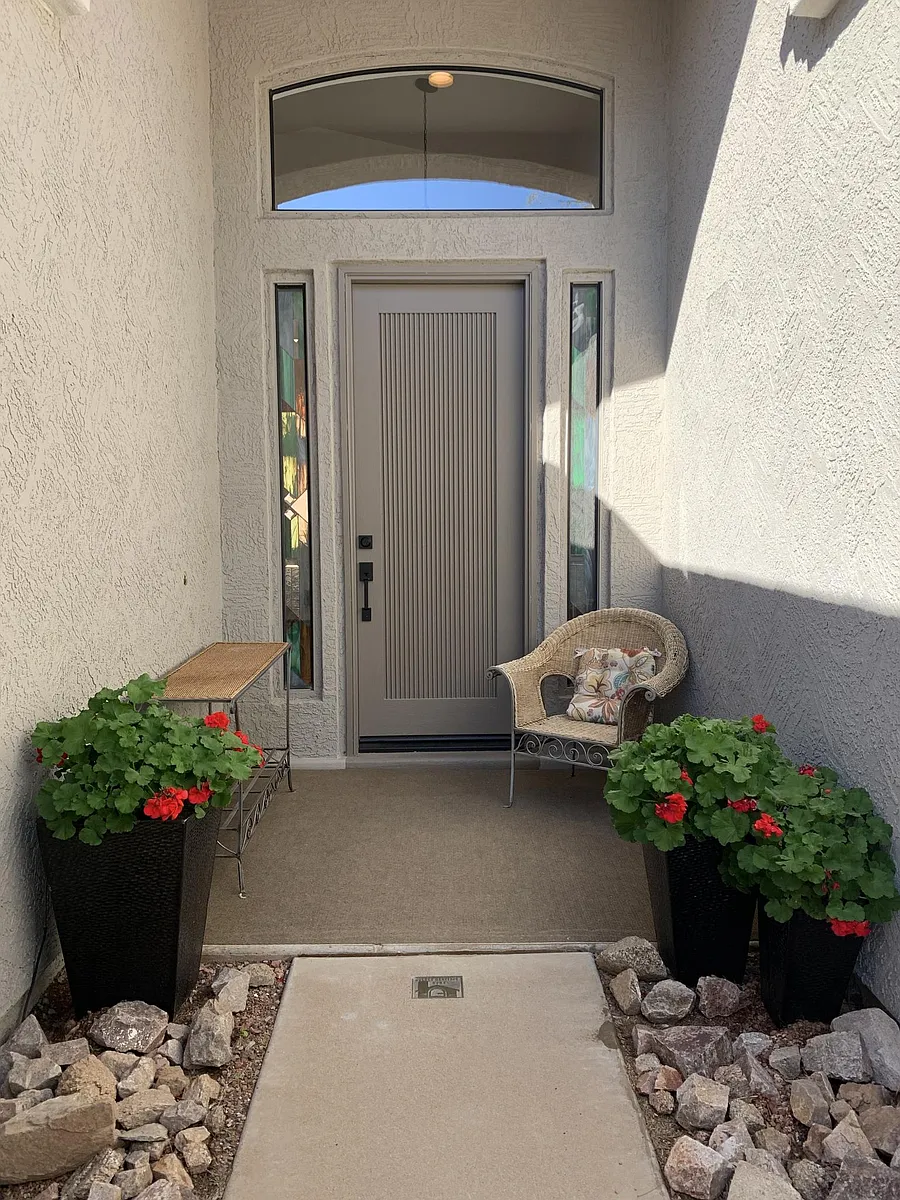 Welcoming front entrance - 6334 E Viewmont Dr #50