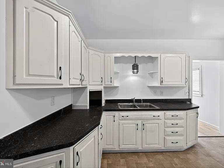 365 N Prune St — Photo 7