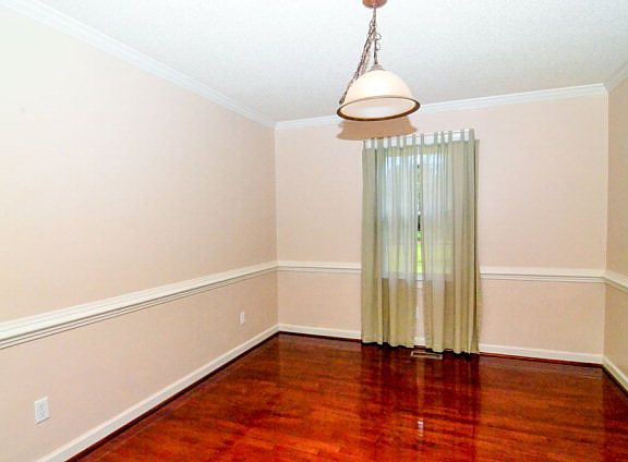 3rd image of 314 Balsam Pl