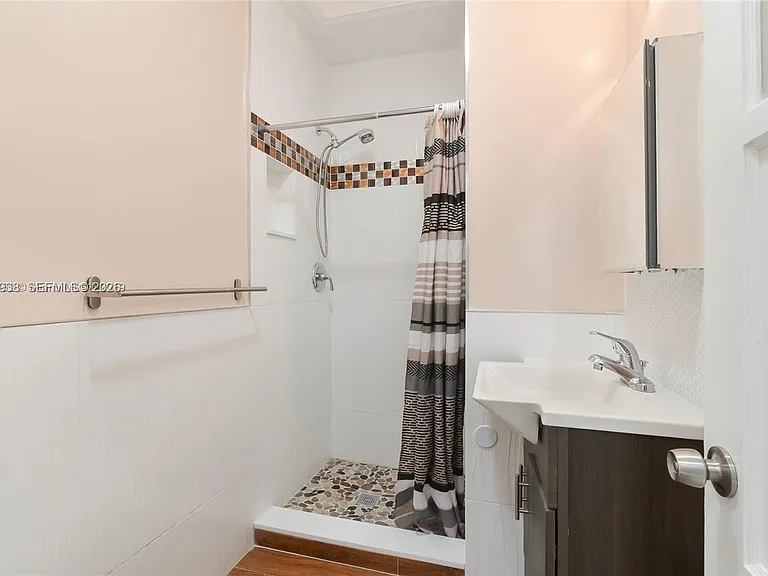 920 N 26th Ave #0 — Photo 13