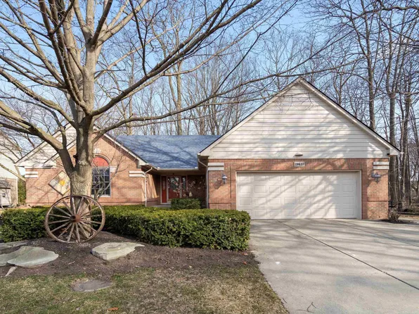 19637 Black Oaks Dr #22, Macomb, MI 48044