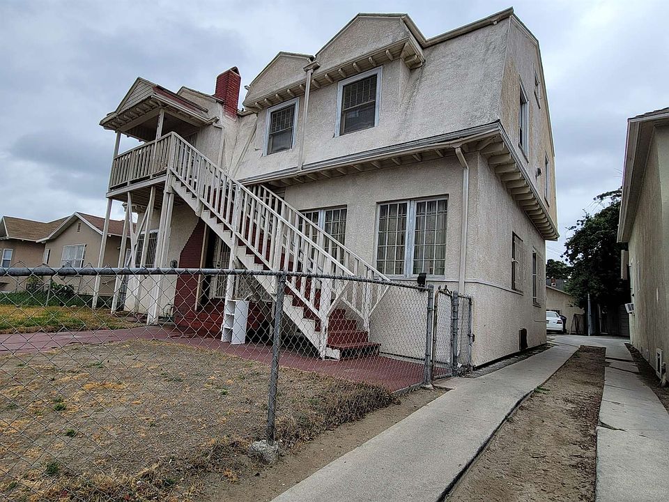 2nd image of 432 E 47th St