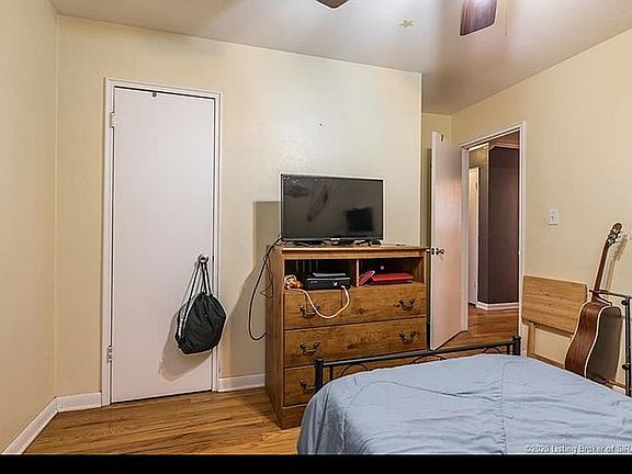 5th image of 1917 Joy St