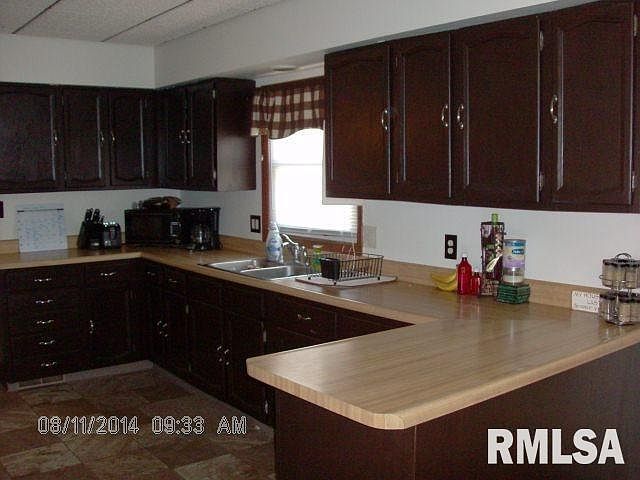 2nd image of 918 15th Ave