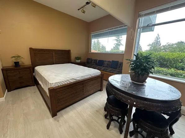 4825 Headland Close, West Vancouver, BC V7W 3C2