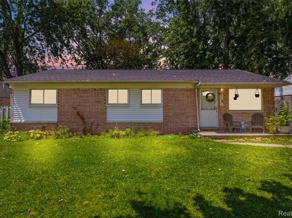 15166 Kerstyn St, Taylor, MI 48180