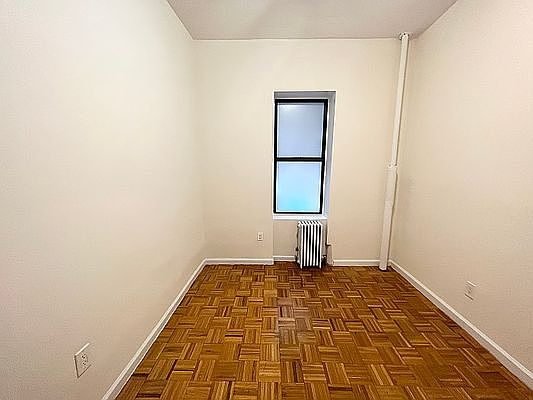5th image of 407 W 52nd St APT 1C