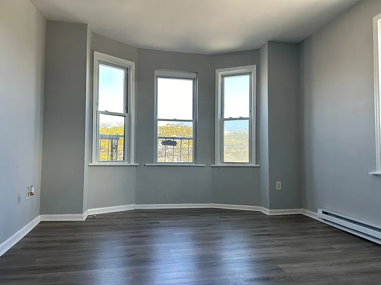 2628 Atlantic Ave #301 — Photo 2
