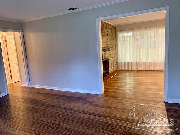 2nd image of 4 Teakwood Cir
