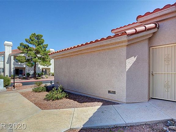 4th image of 633 Yacht Harbor Dr