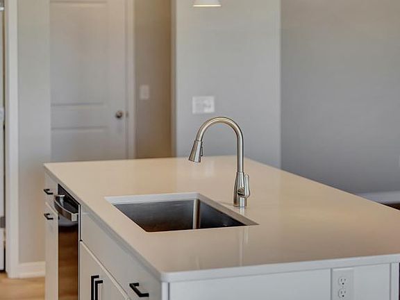4th image of 9052 S 42nd St