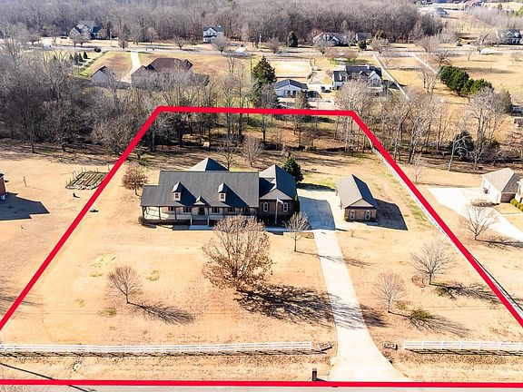 2nd image of 626 Beth Rd