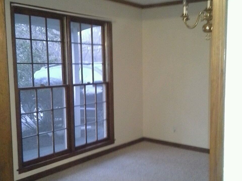 2nd image of 1421 Brookcliff Dr