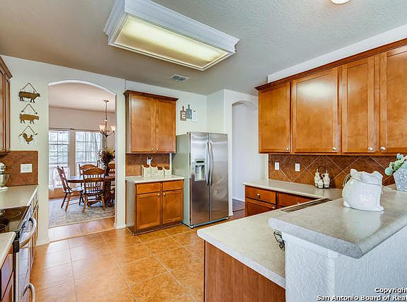 4th image of 950 Oakwood Way