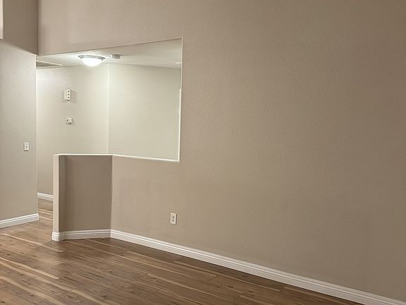 3rd image of 3711 Penedos Dr