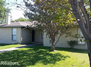 6815 W Cleburne Rd, Fort Worth, TX 76133