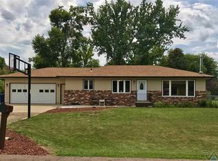 6705 W 6th St, Sioux Falls, SD 57107